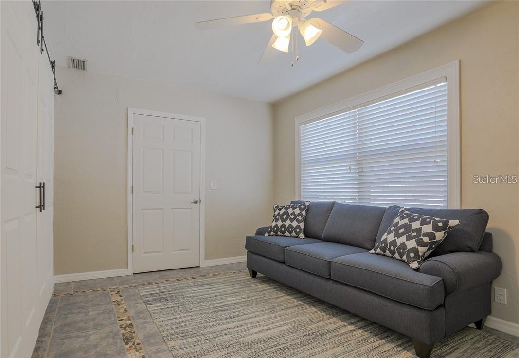 2907 HYDE PARK ST — photo 19