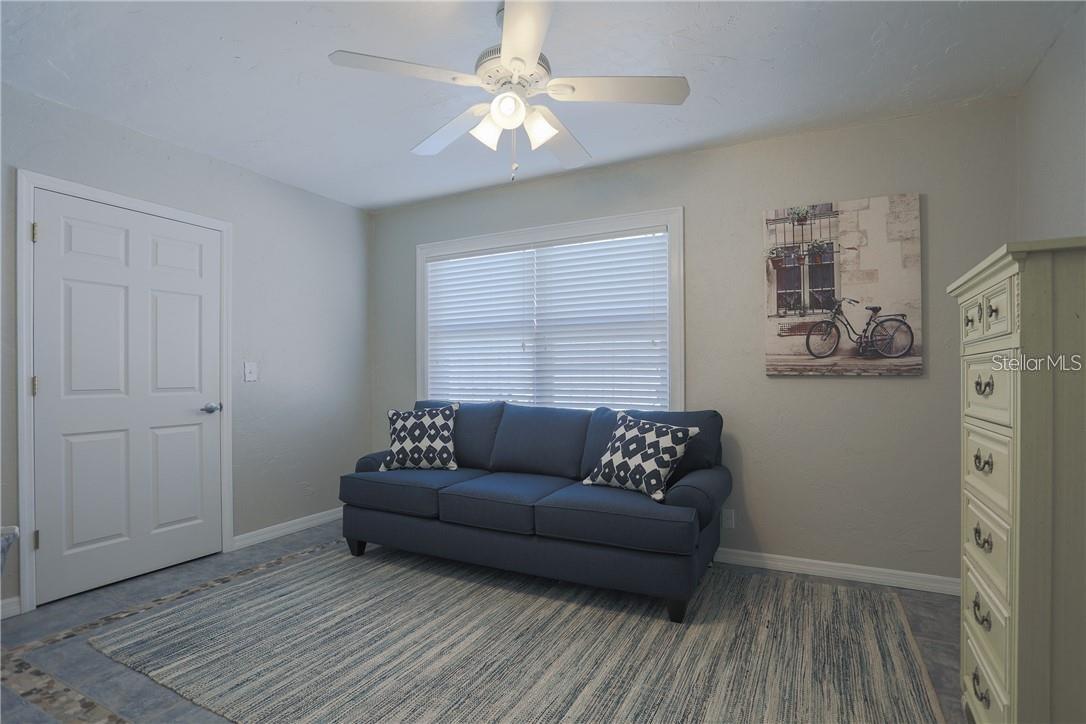 2907 HYDE PARK ST — photo 18