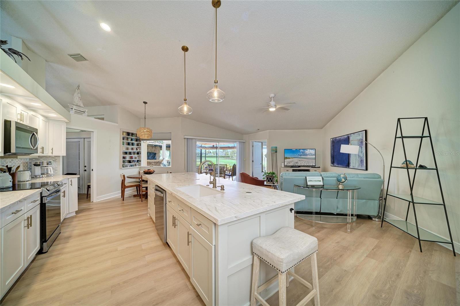 6604 STONE RIVER RD — photo 12