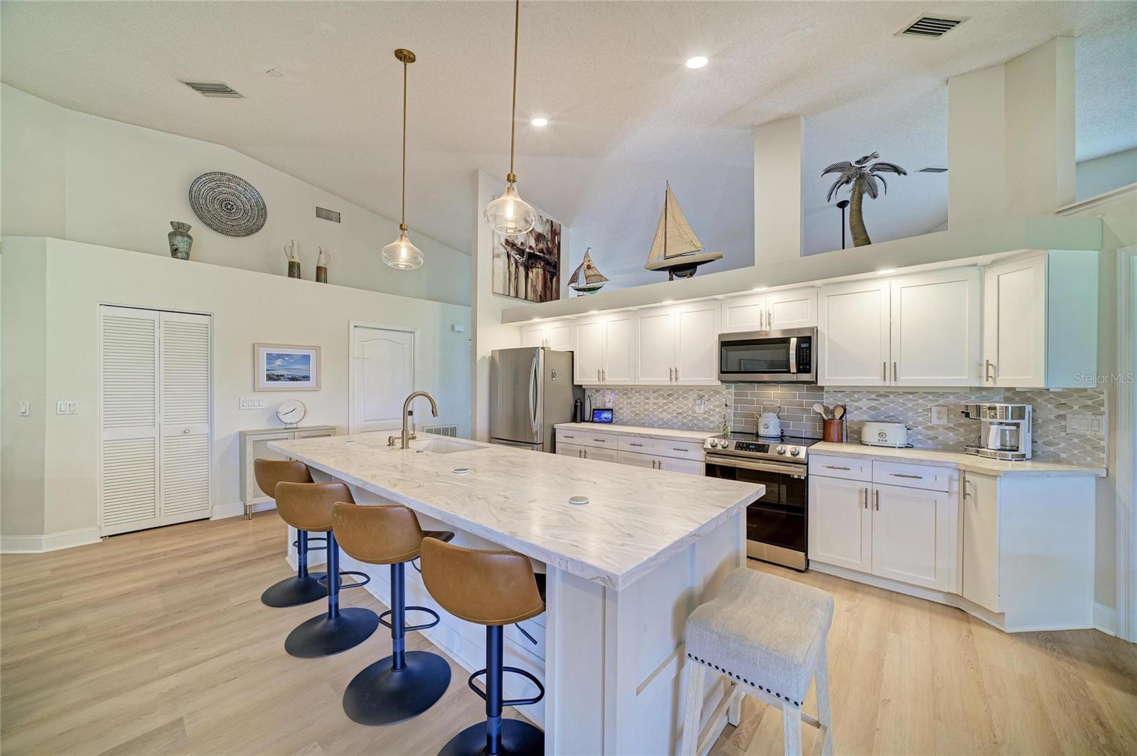 6604 STONE RIVER RD — photo 15