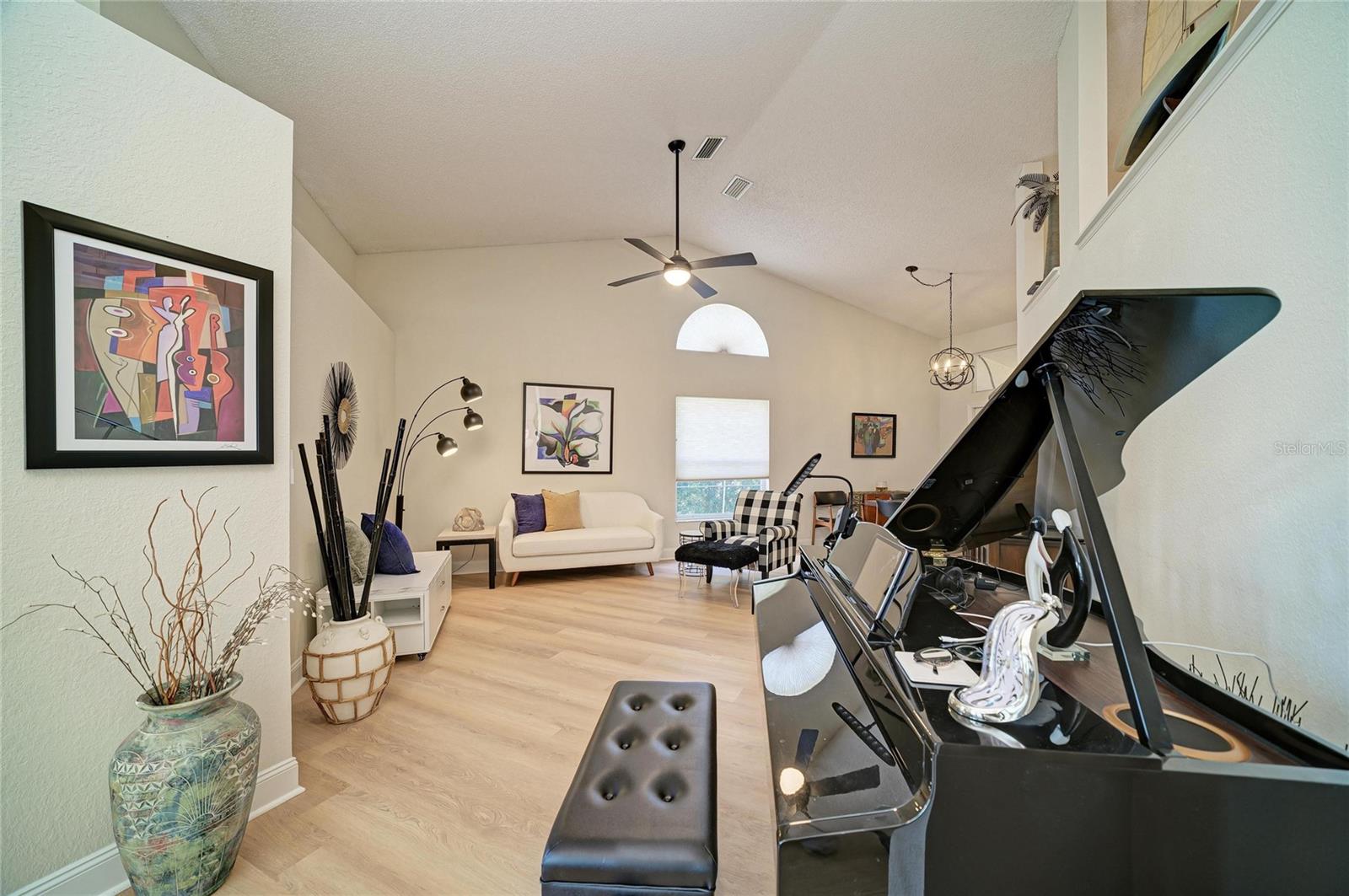 6604 STONE RIVER RD — photo 5