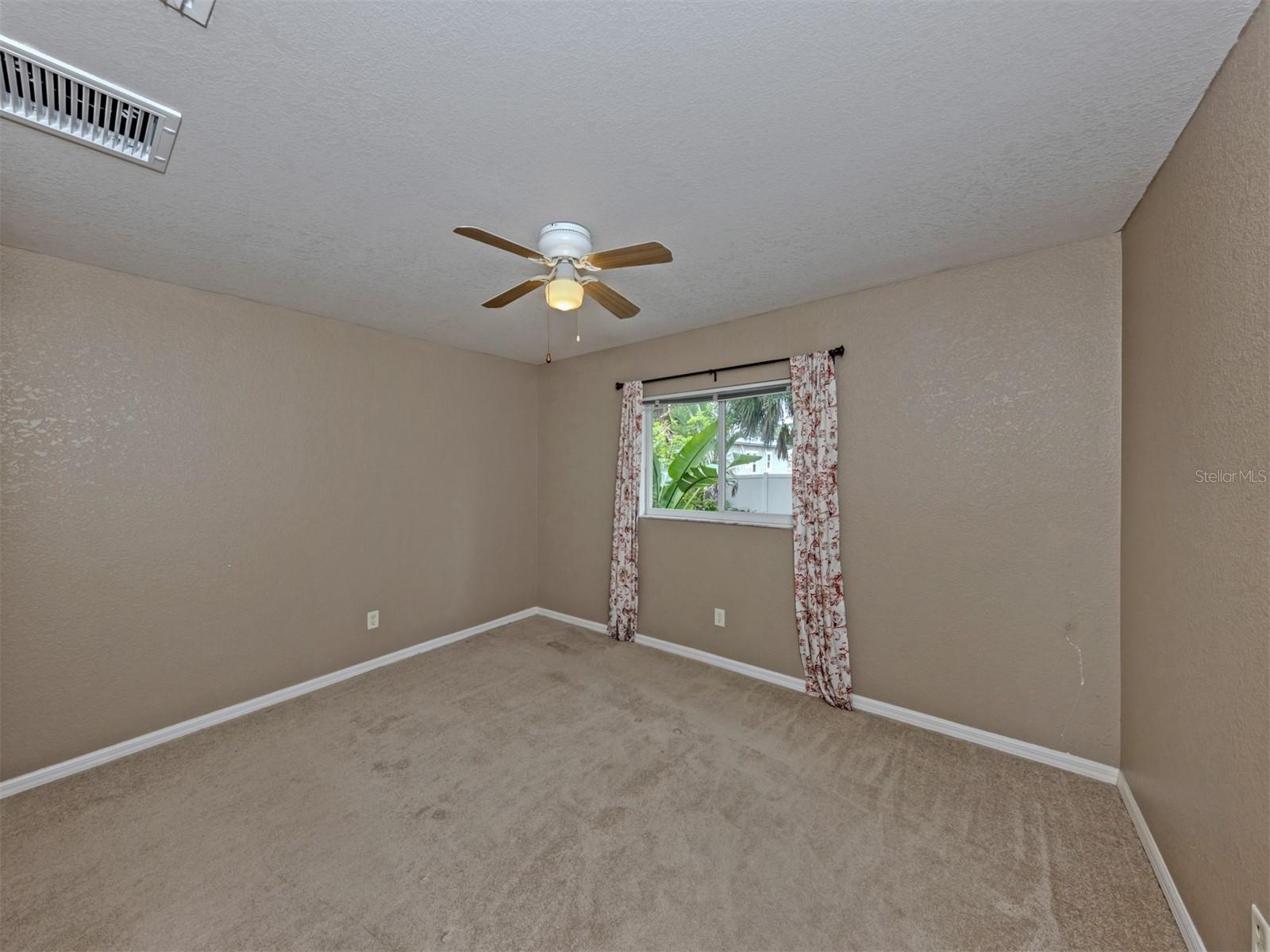 2136 PENGUIN LN — photo 22