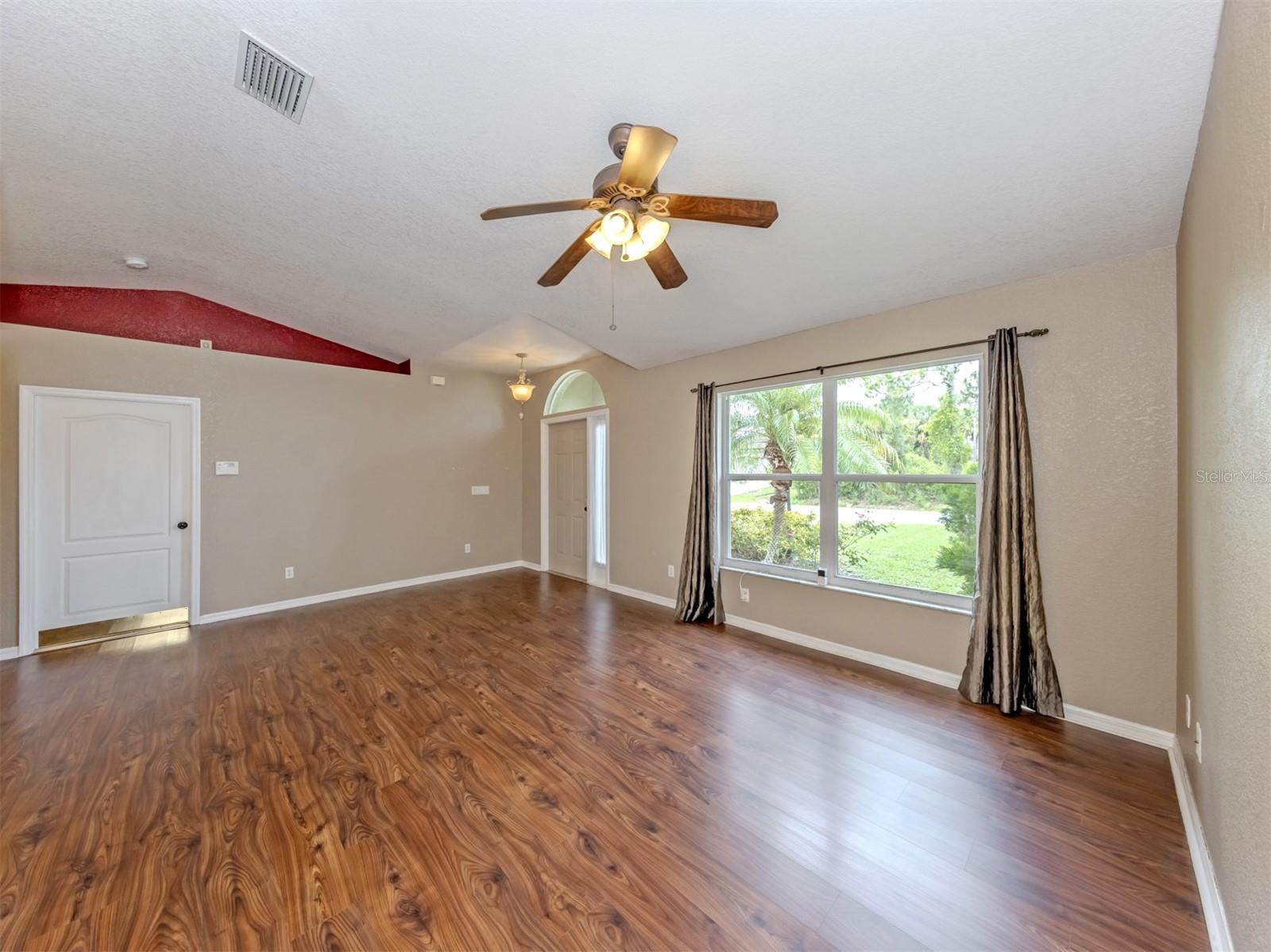 2136 PENGUIN LN — photo 7