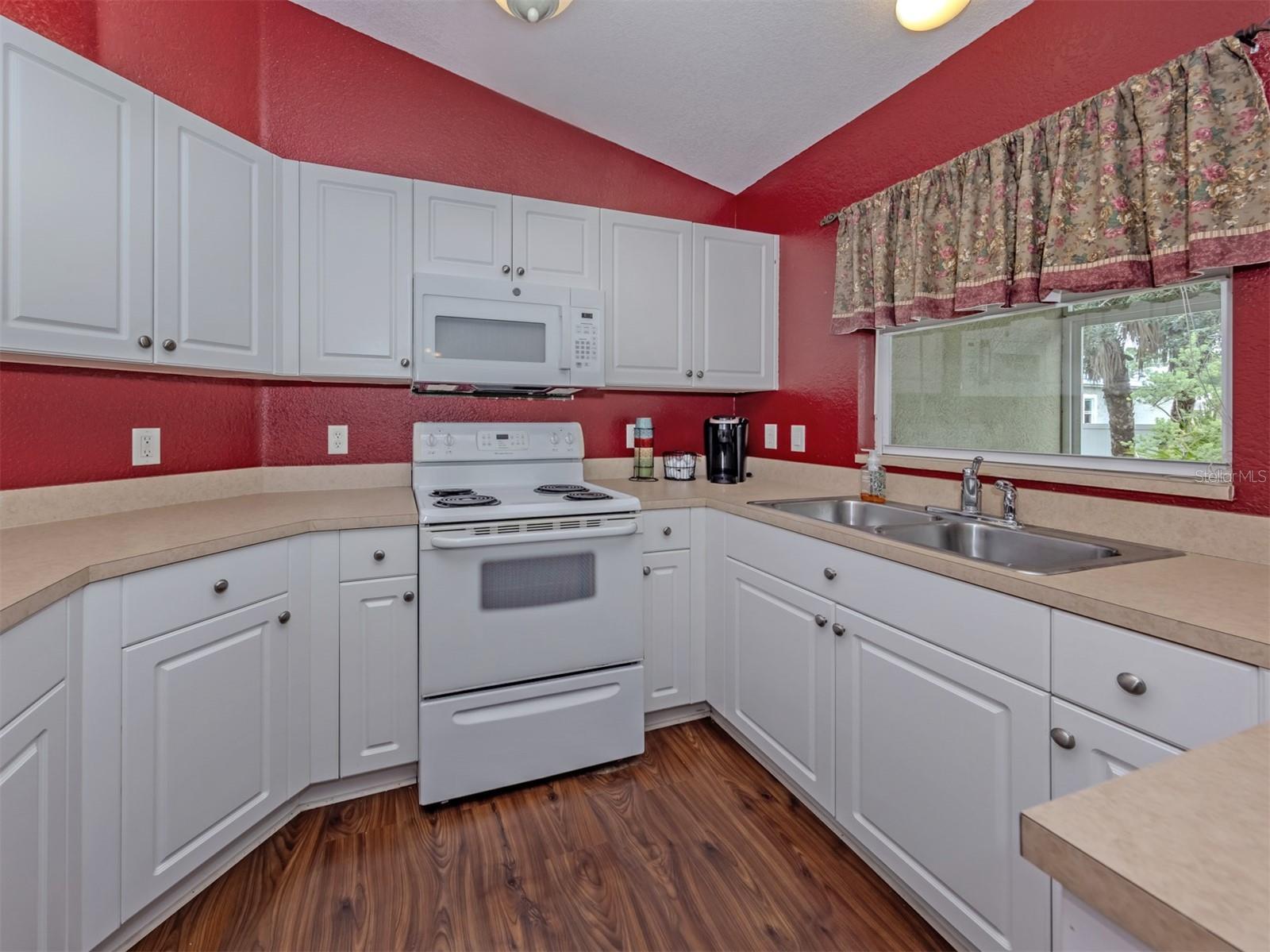 2136 PENGUIN LN — photo 13