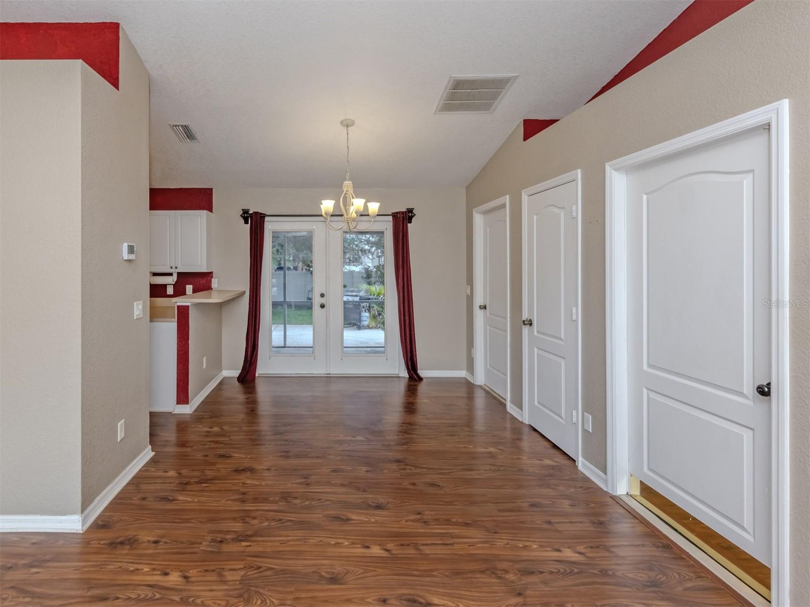 2136 PENGUIN LN — photo 8