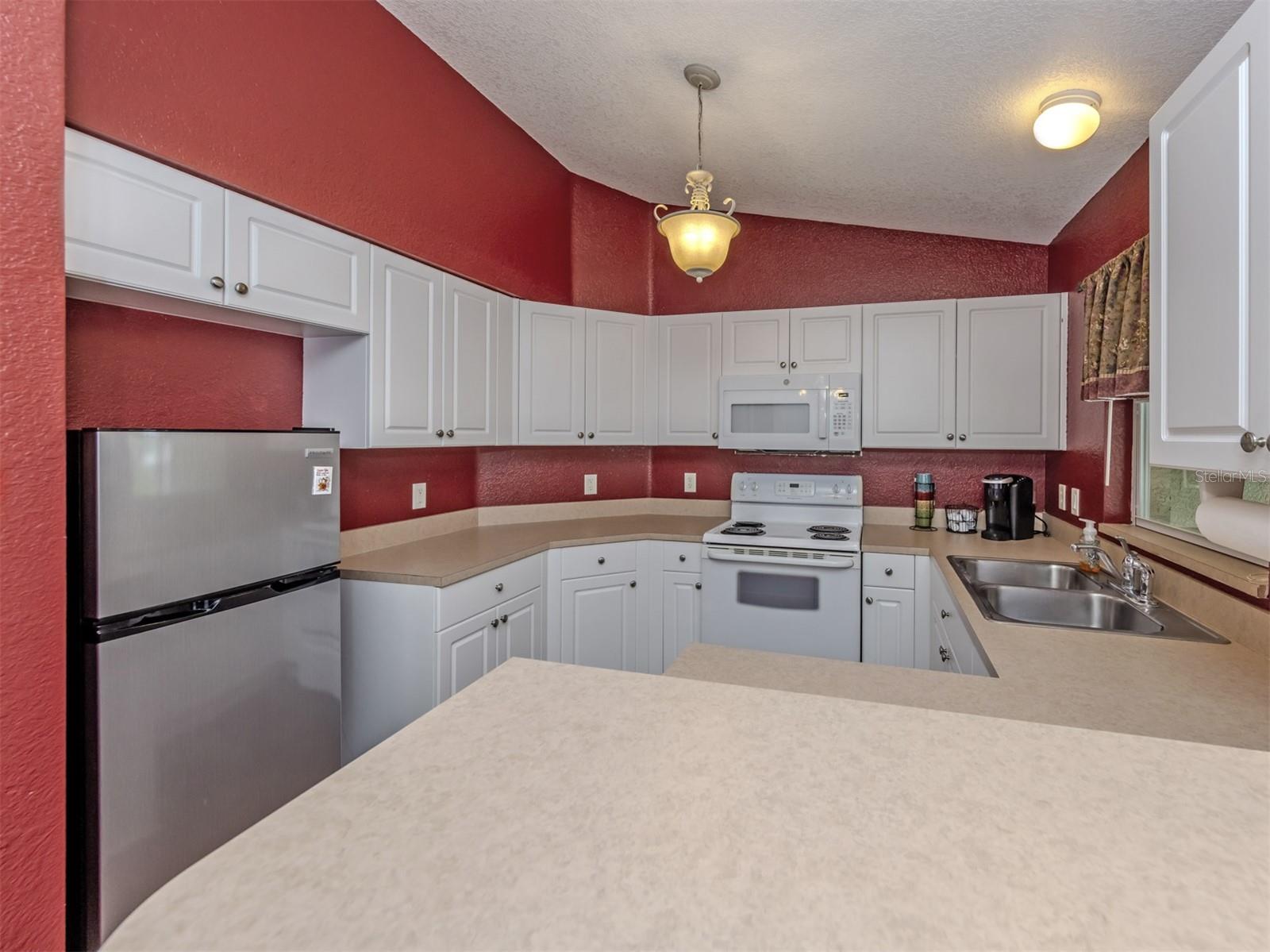 2136 PENGUIN LN — photo 15