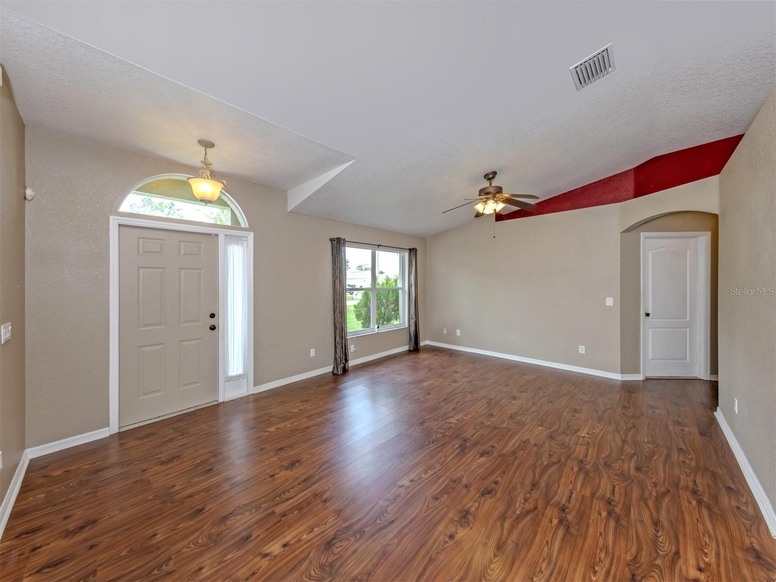 2136 PENGUIN LN — photo 6
