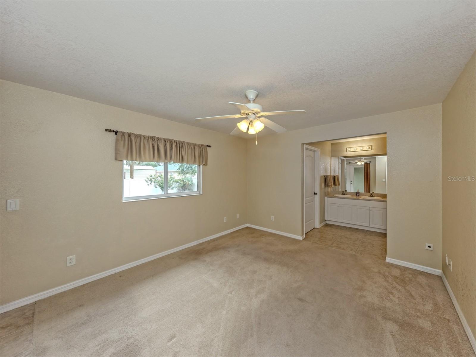 2136 PENGUIN LN — photo 18