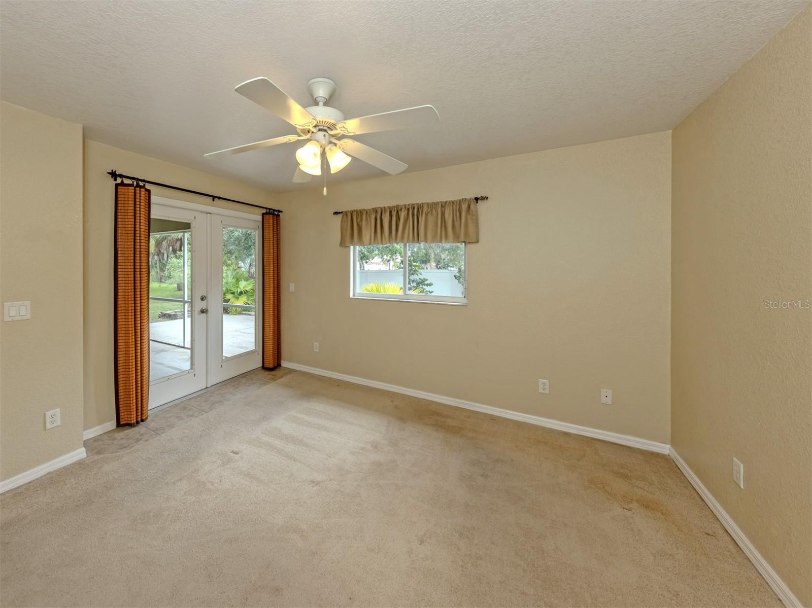 2136 PENGUIN LN — photo 17