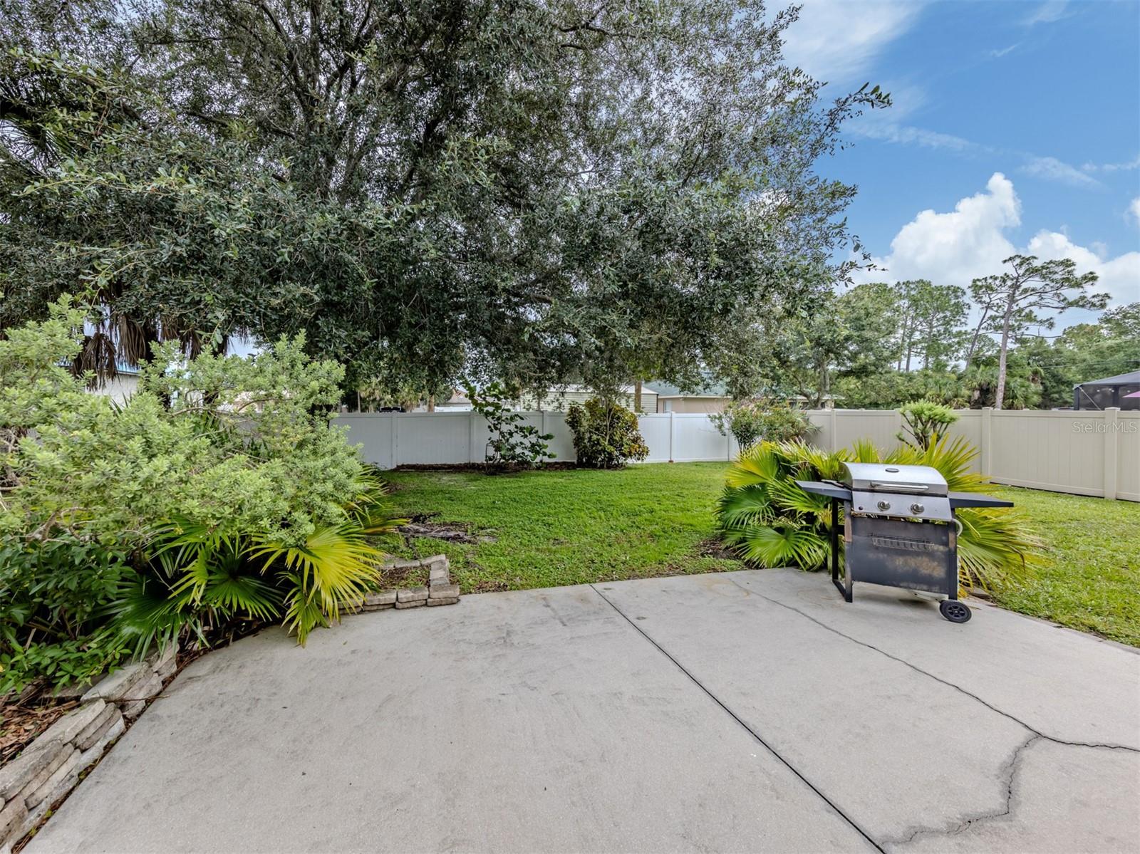 2136 PENGUIN LN — photo 26