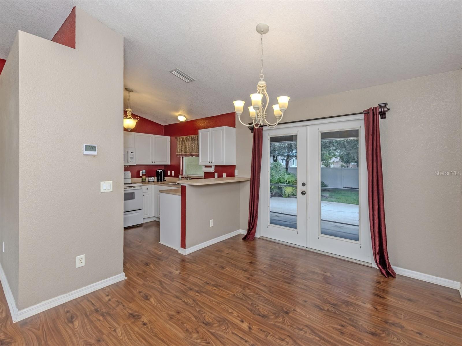 2136 PENGUIN LN — photo 10