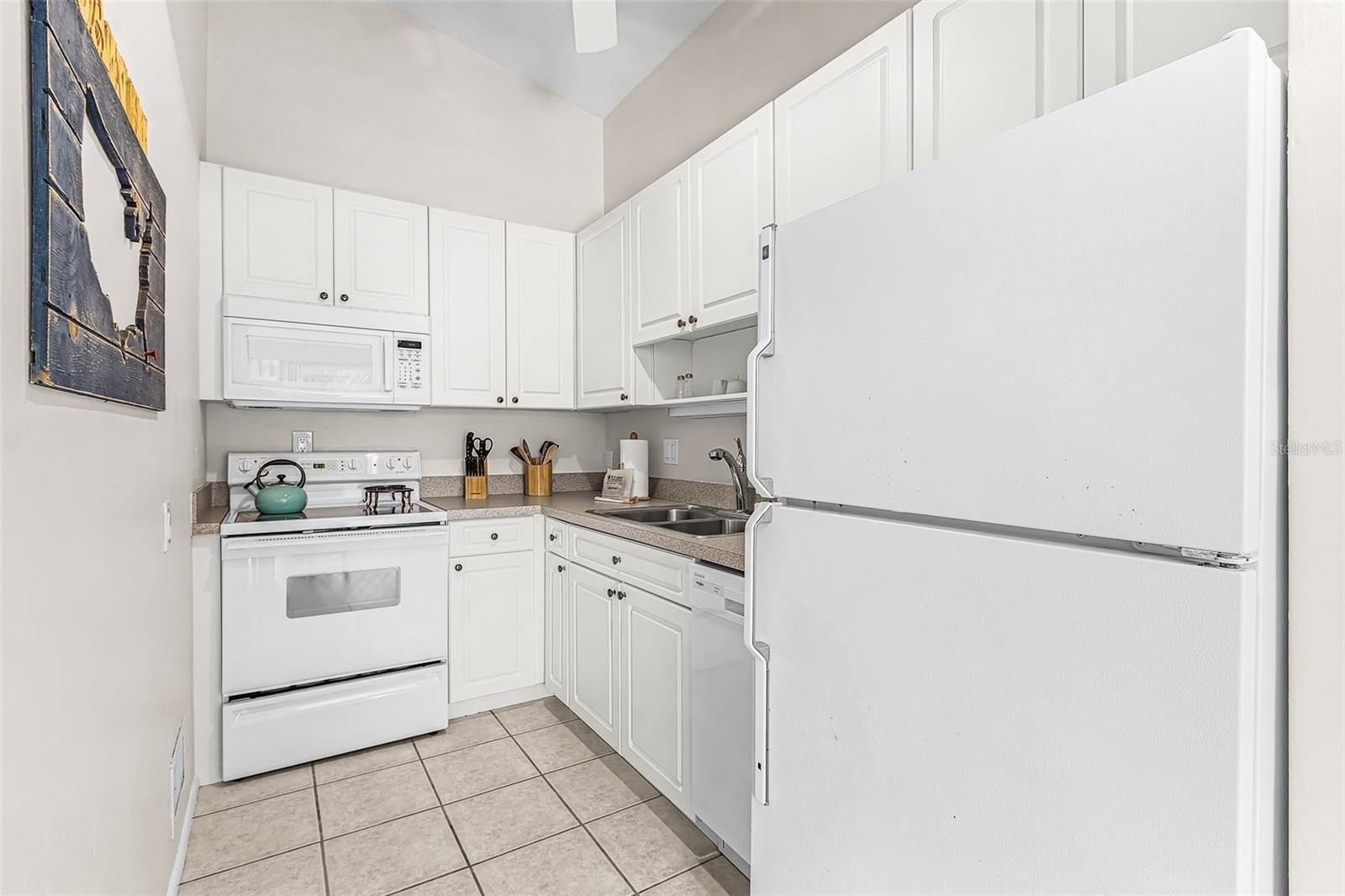 6020 MIDNIGHT PASS RD — photo 9