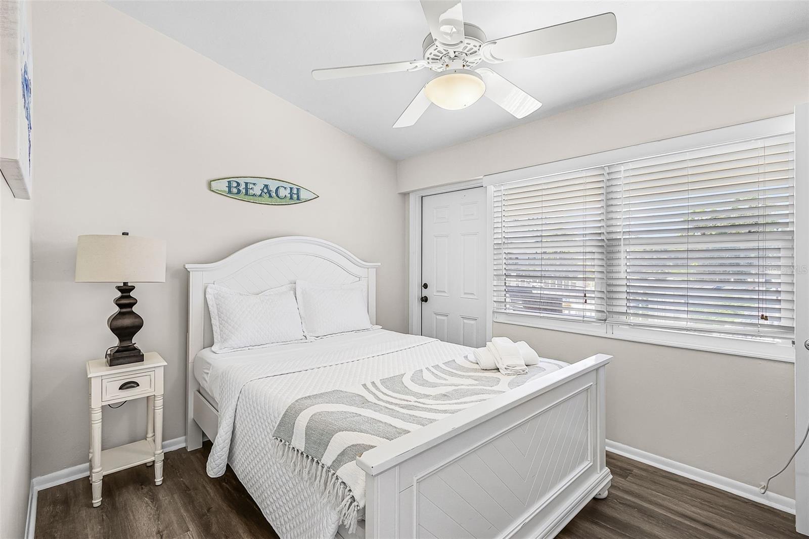 6020 MIDNIGHT PASS RD — photo 12