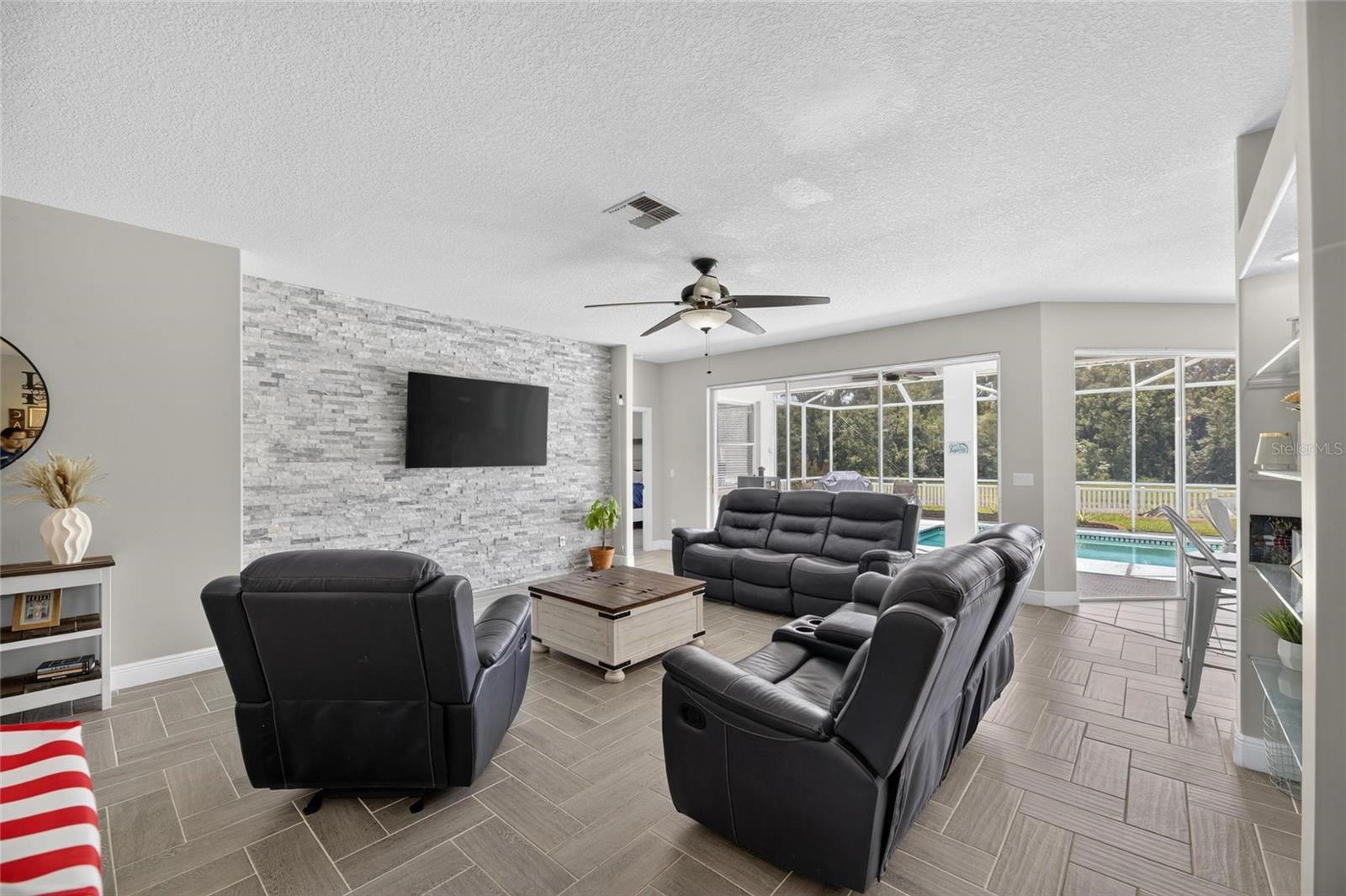12419 RIVERGLEN DR — photo 8