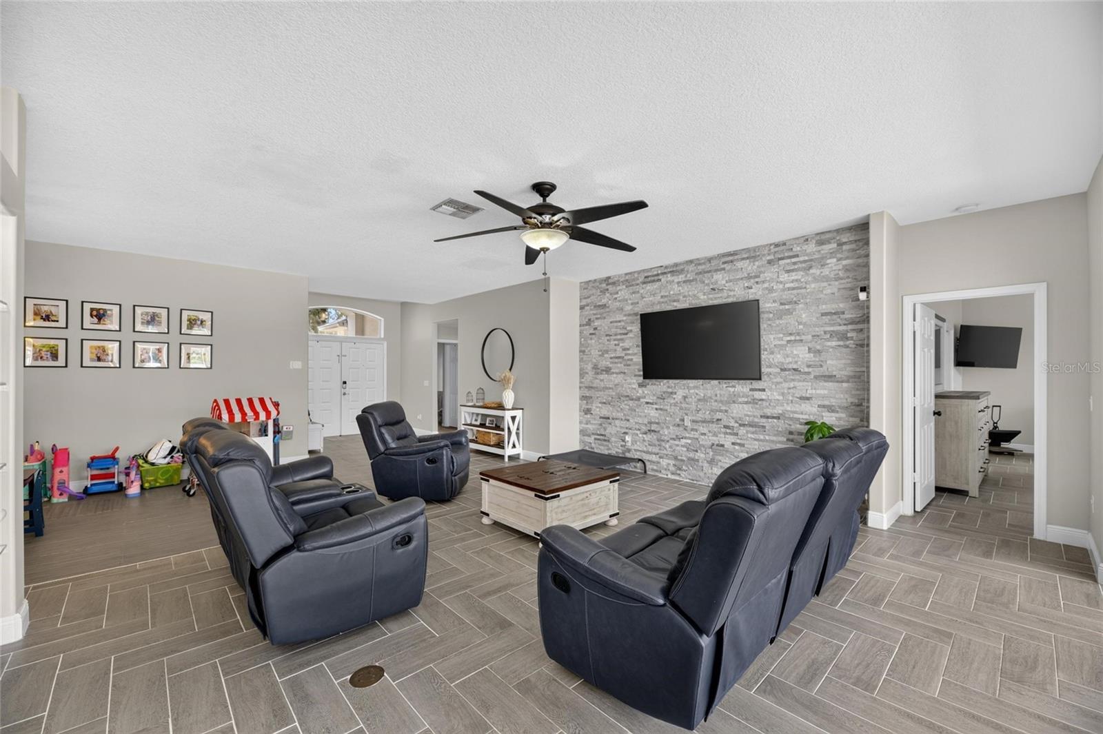 12419 RIVERGLEN DR — photo 10