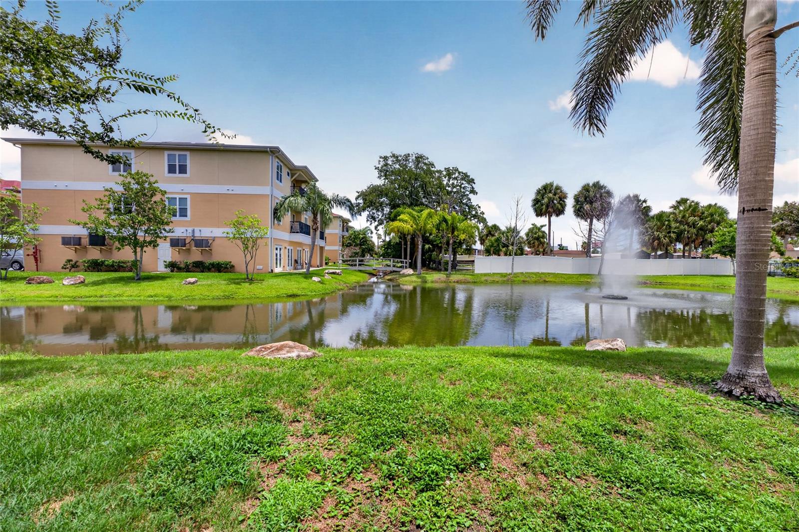 6420 BANYAN BLVD #201 — photo 35