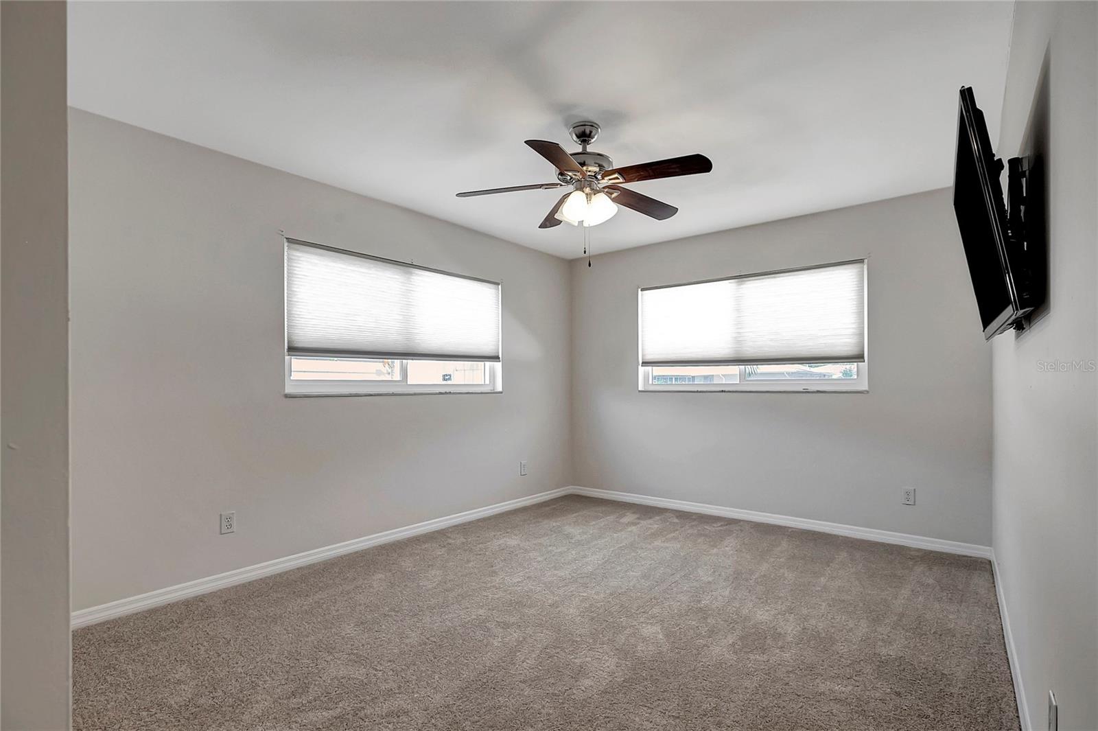 809 JACARANDA DR — photo 8