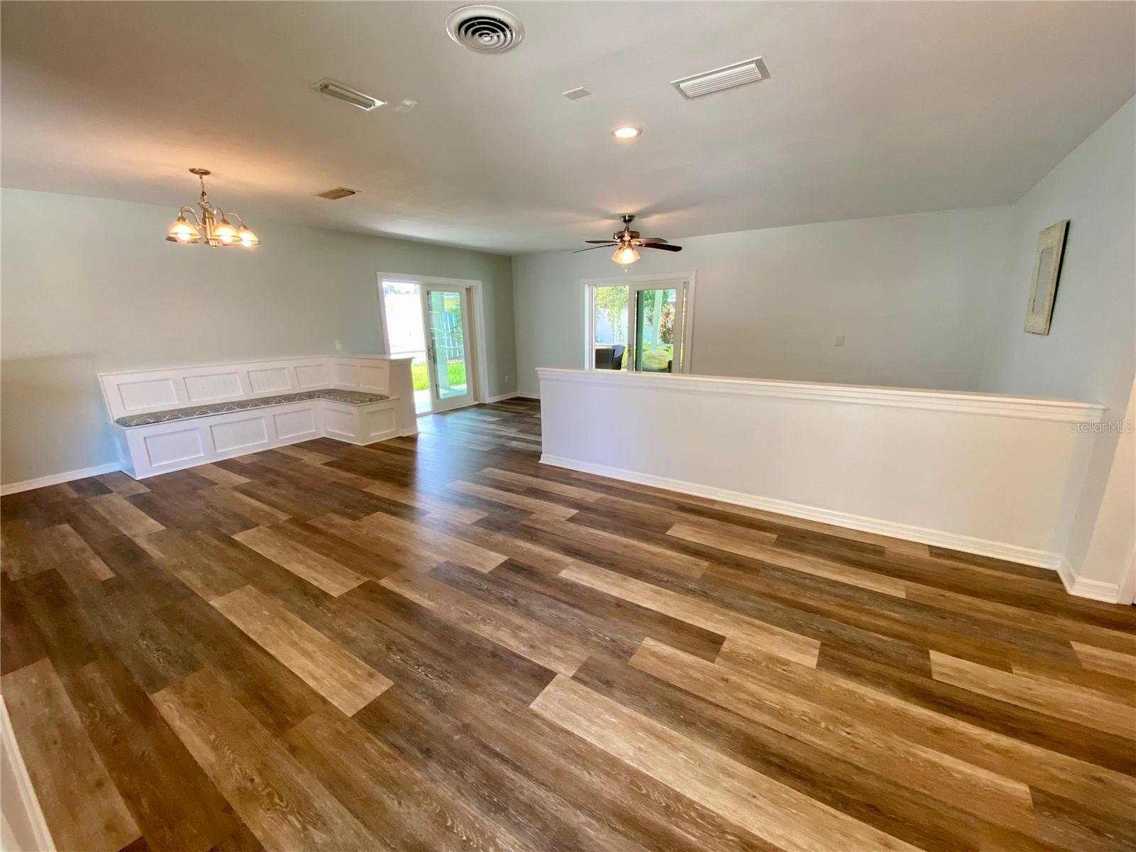 809 JACARANDA DR — photo 3