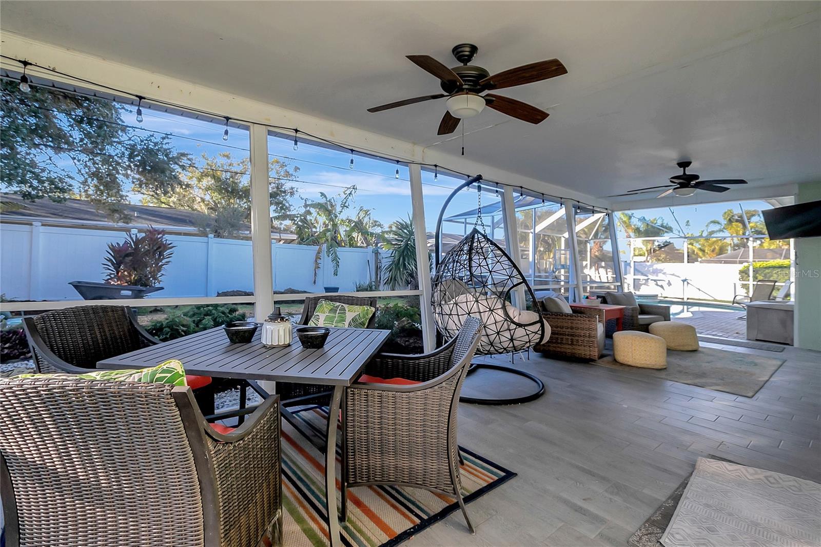 809 JACARANDA DR — photo 13