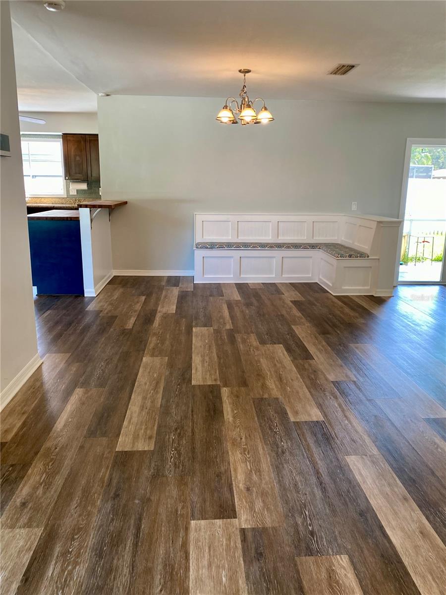 809 JACARANDA DR — photo 4