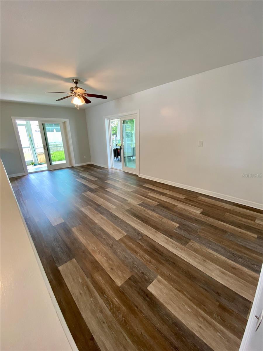 809 JACARANDA DR — photo 5