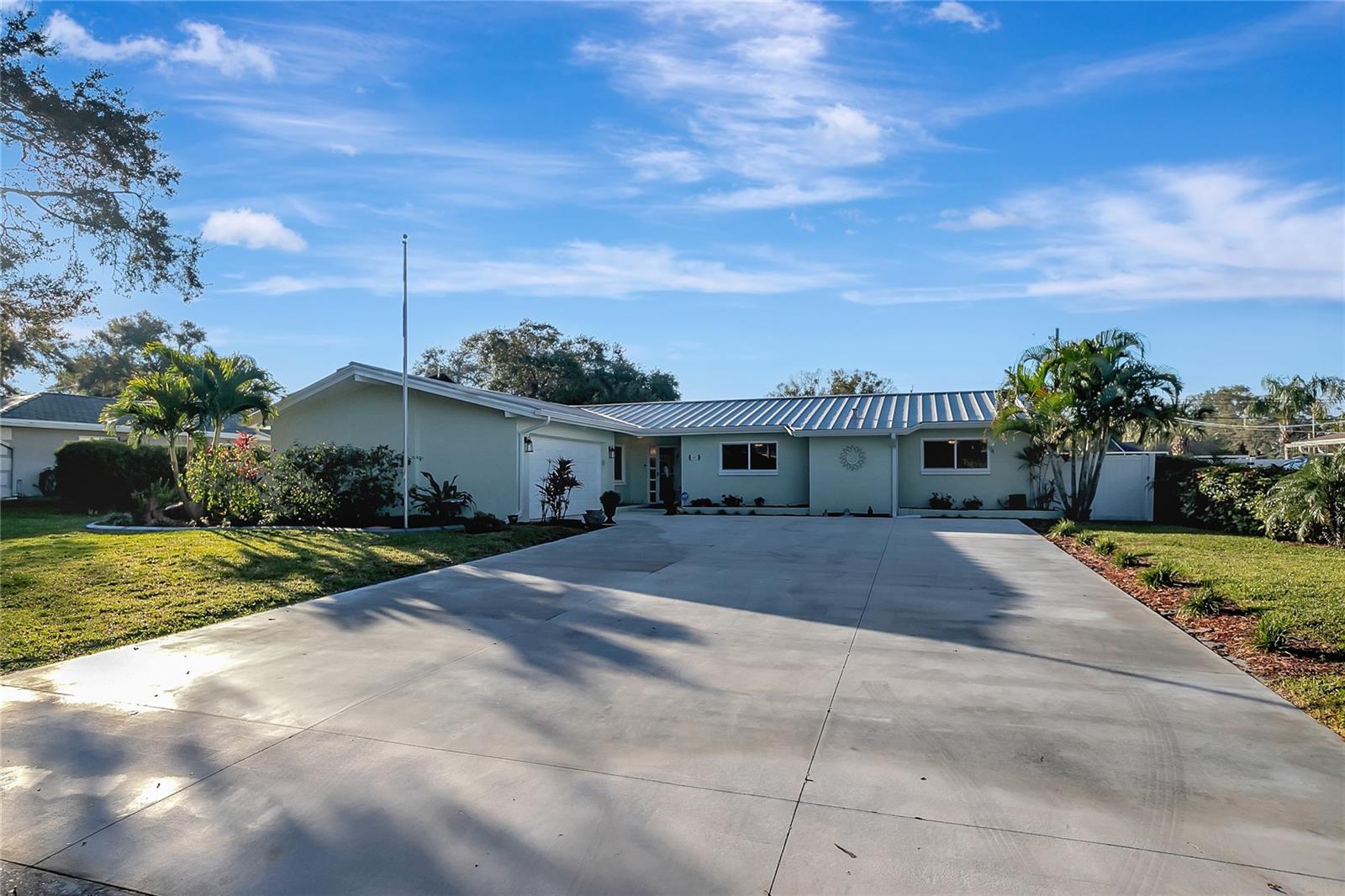 809 JACARANDA DR — photo 2