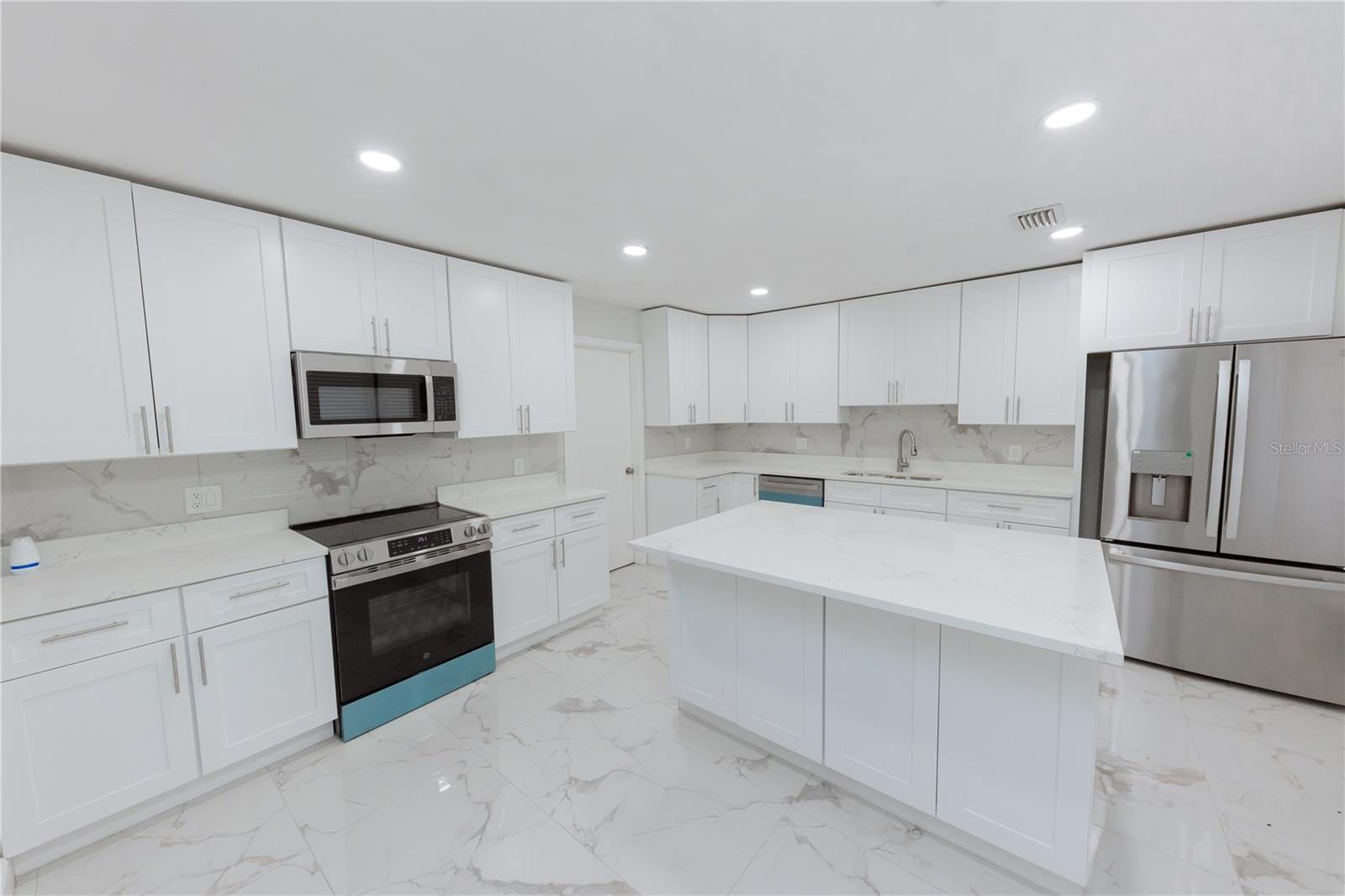 4946 DR MARTIN LUTHER KING JR ST S — photo 14