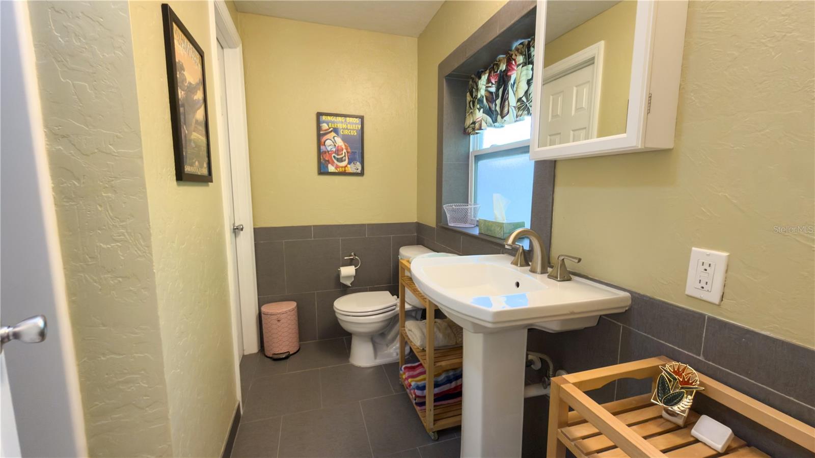 2215 ALVARADO LN — photo 17