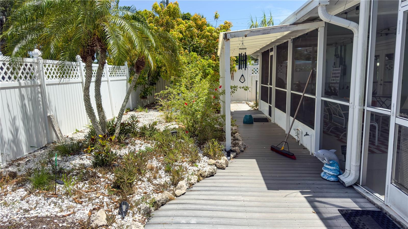 2215 ALVARADO LN — photo 24
