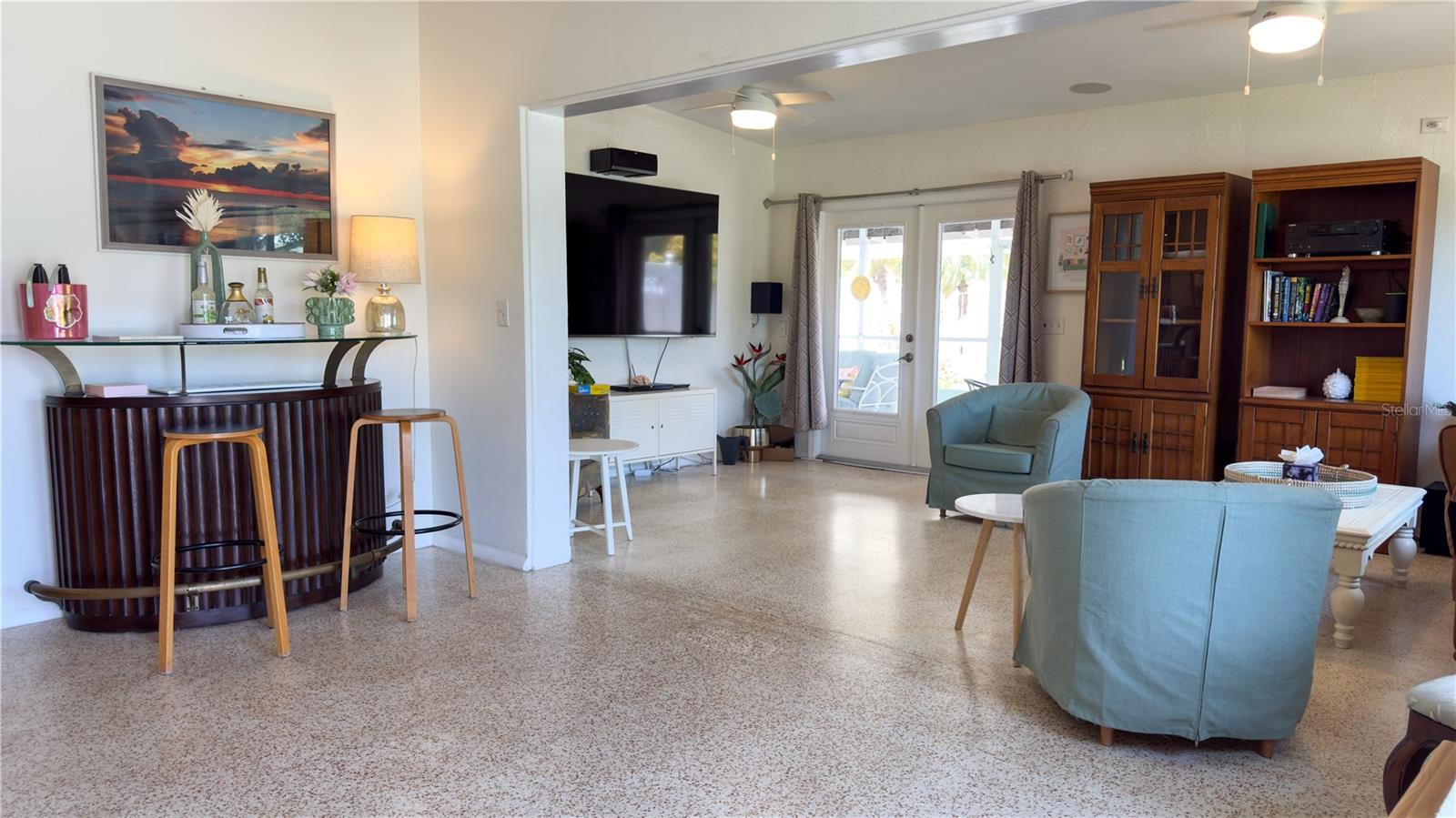 2215 ALVARADO LN — photo 4