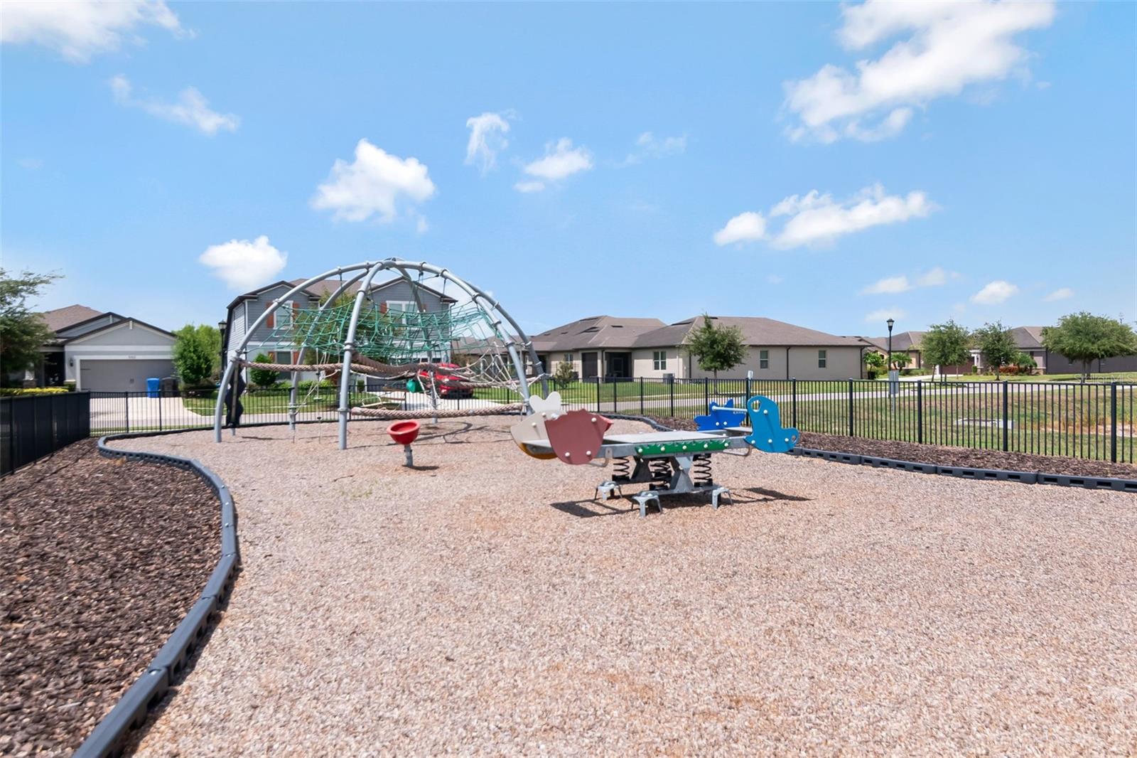 9213 HILLCROFT DR — photo 37