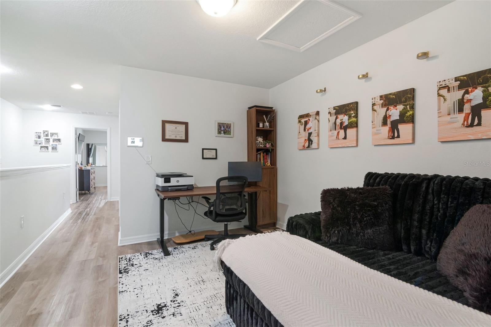 9213 HILLCROFT DR — photo 24