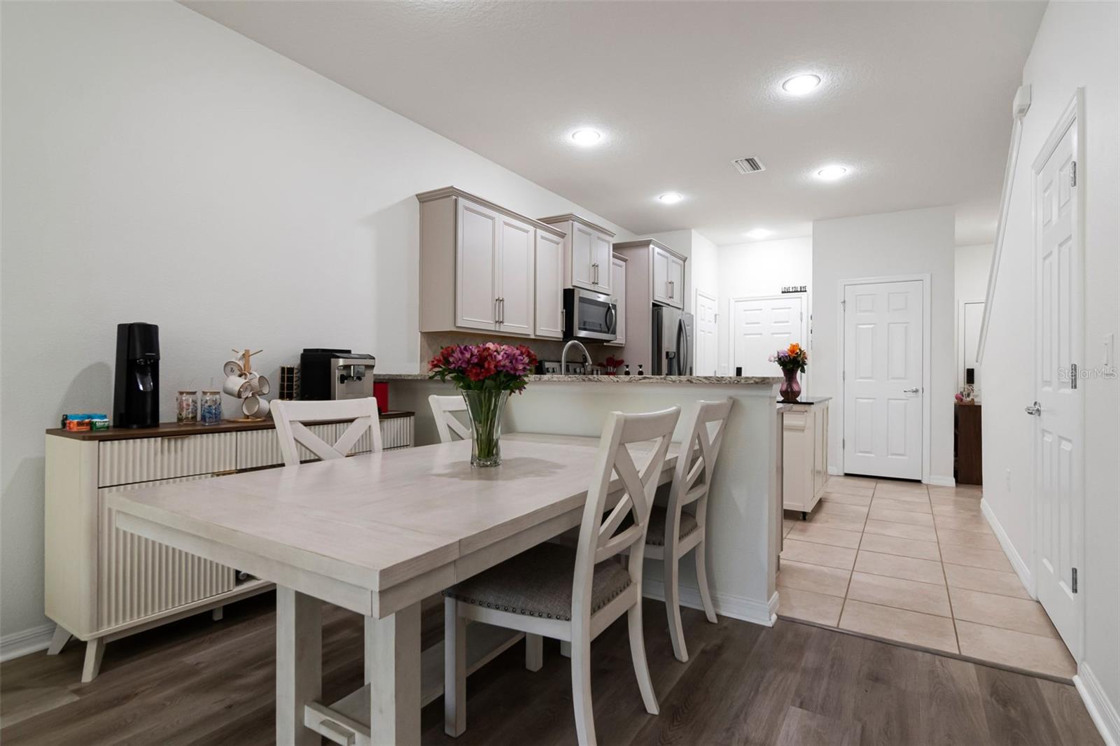 9213 HILLCROFT DR — photo 13