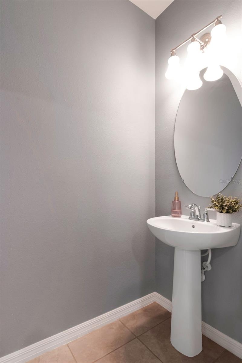 9213 HILLCROFT DR — photo 15