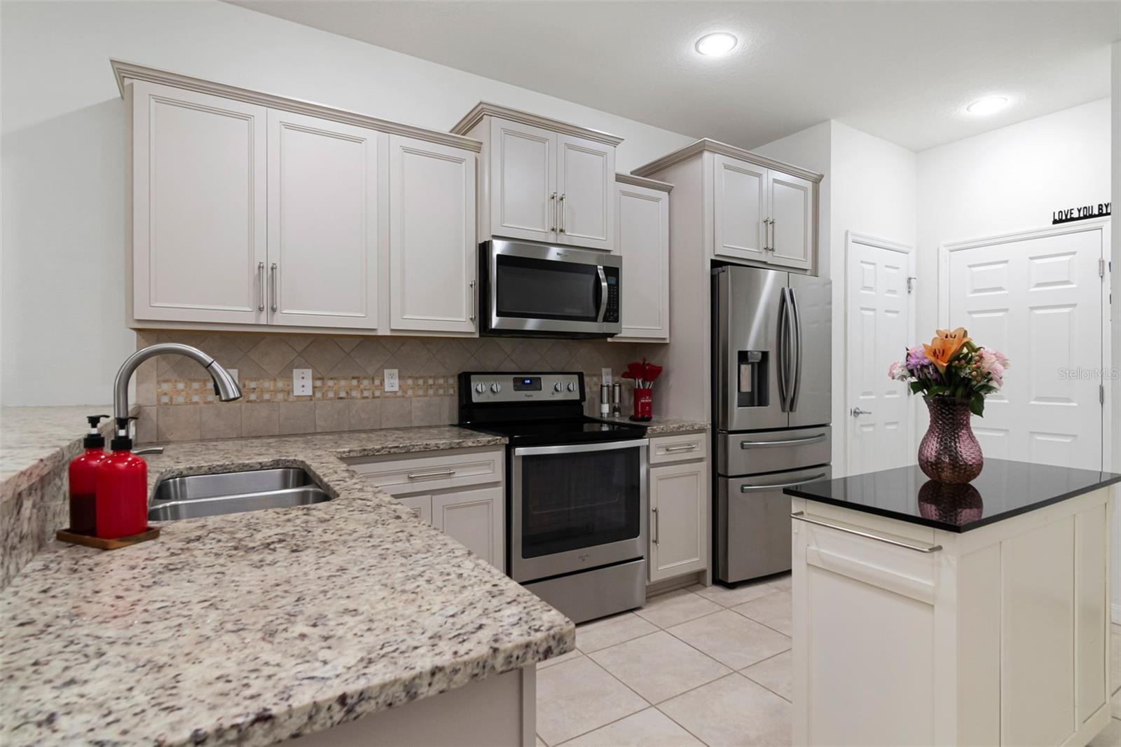 9213 HILLCROFT DR — photo 4