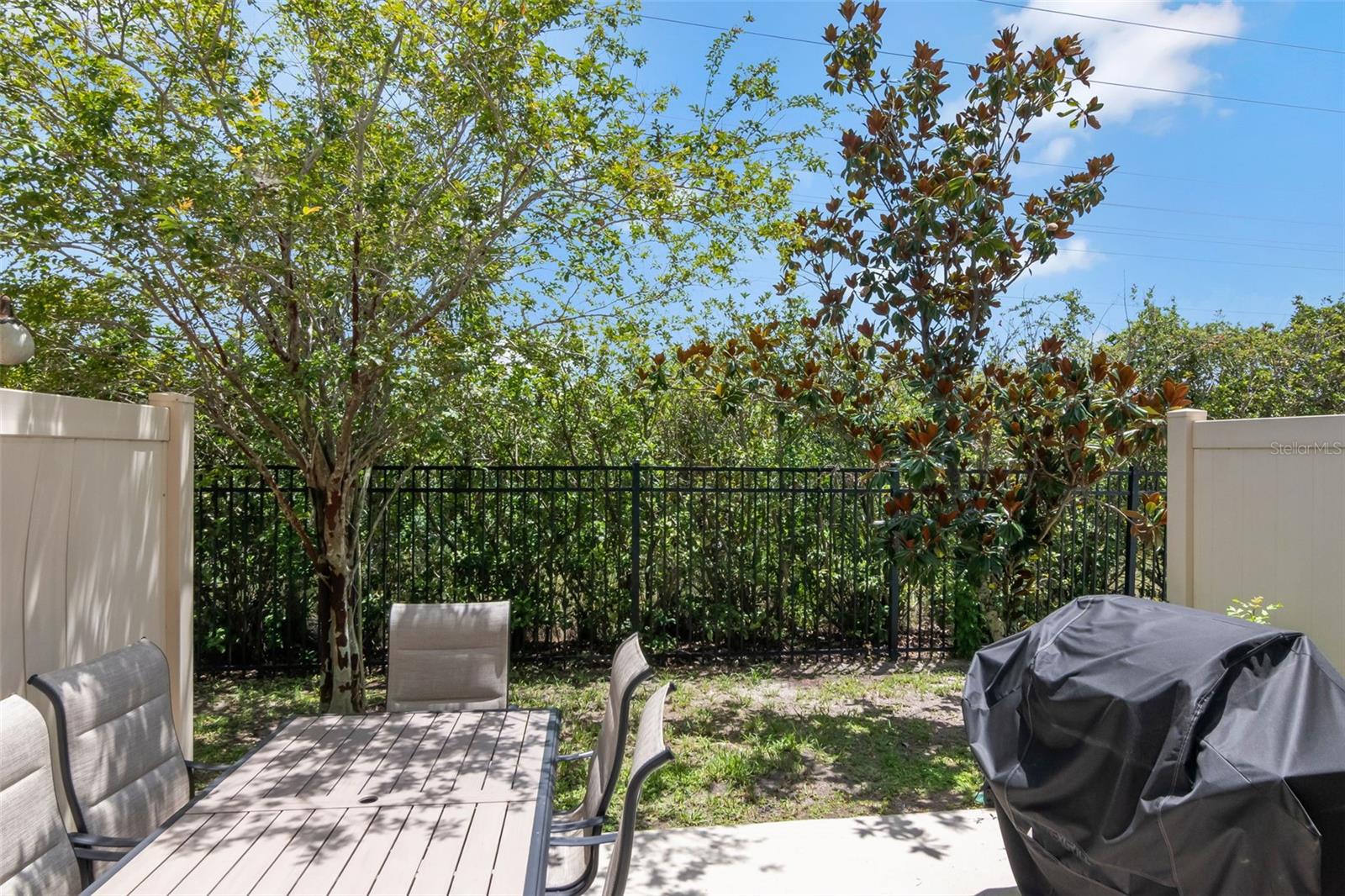 9213 HILLCROFT DR — photo 32