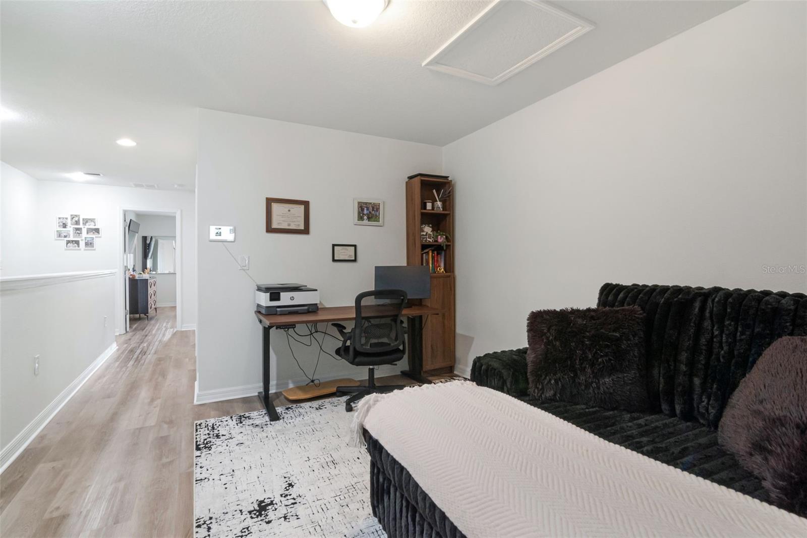 9213 HILLCROFT DR — photo 23