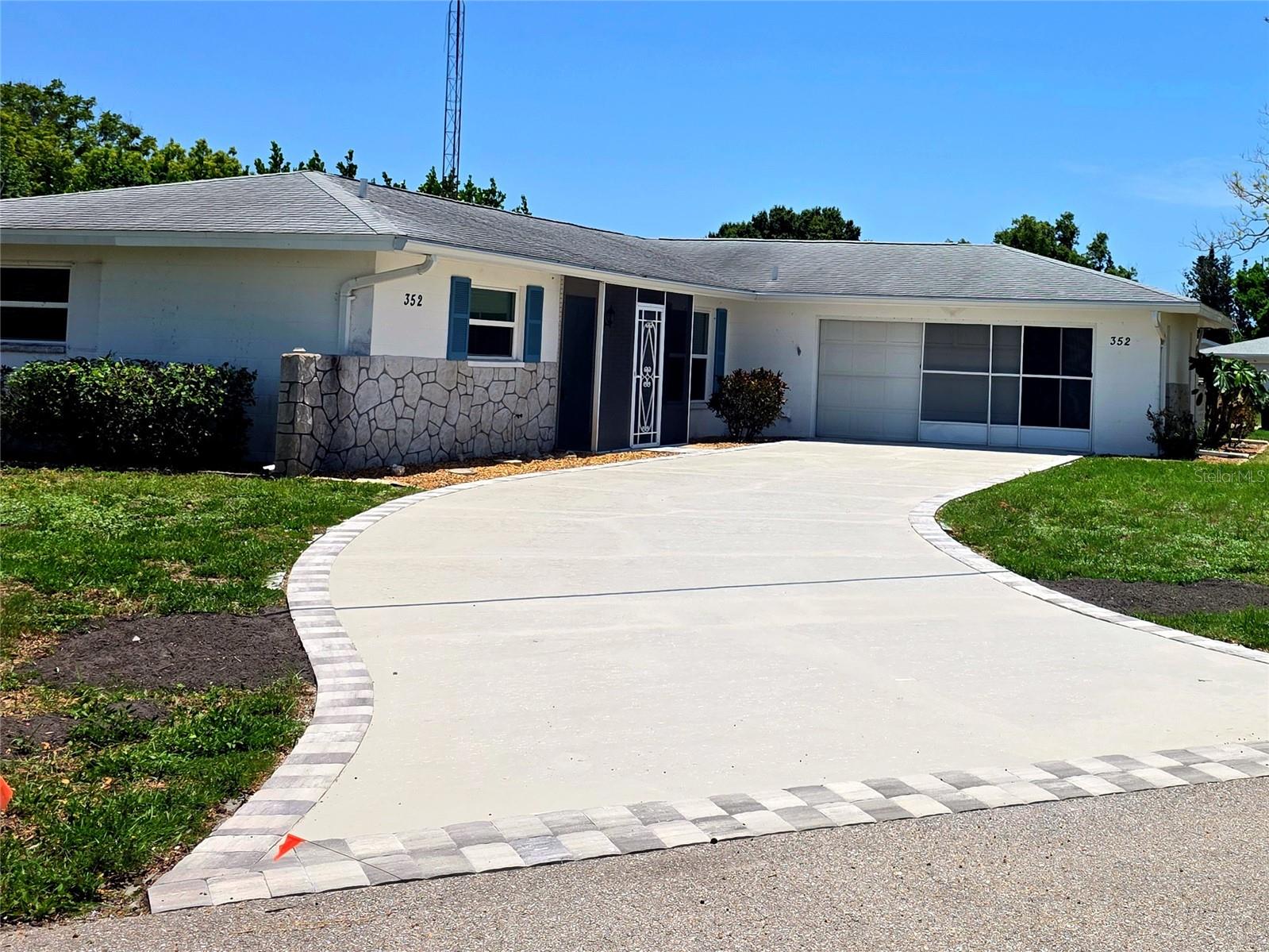 352 PINE TREE RD — photo 3