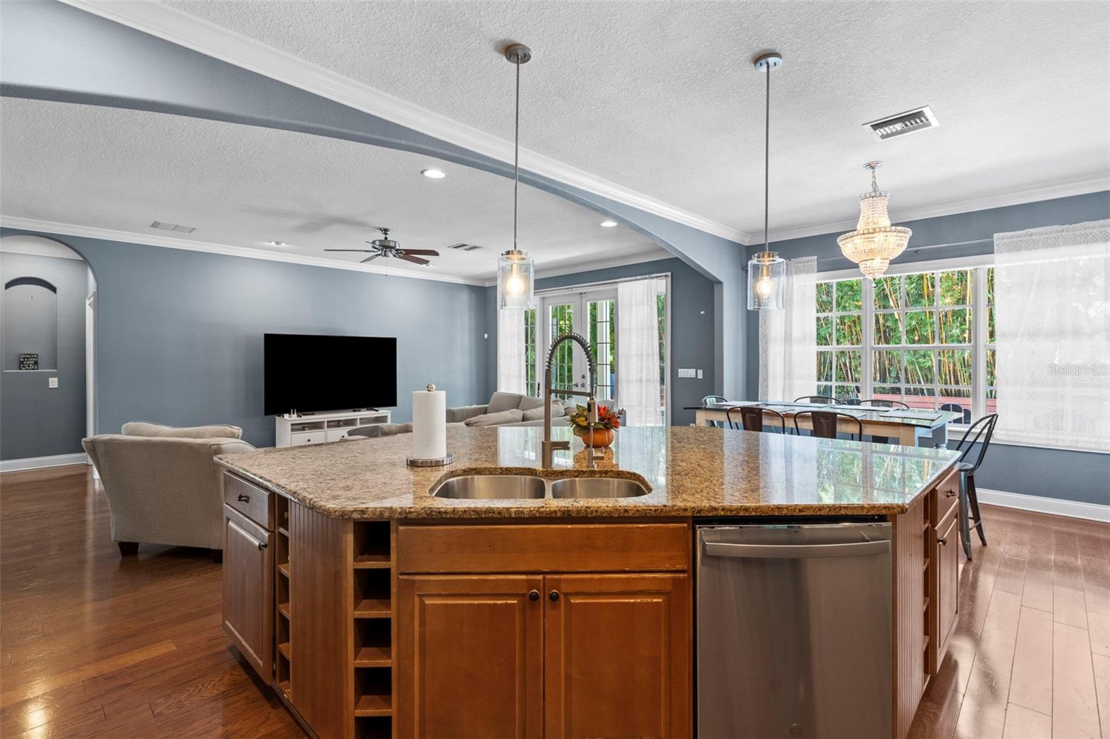 3317 W LEONA ST — photo 17