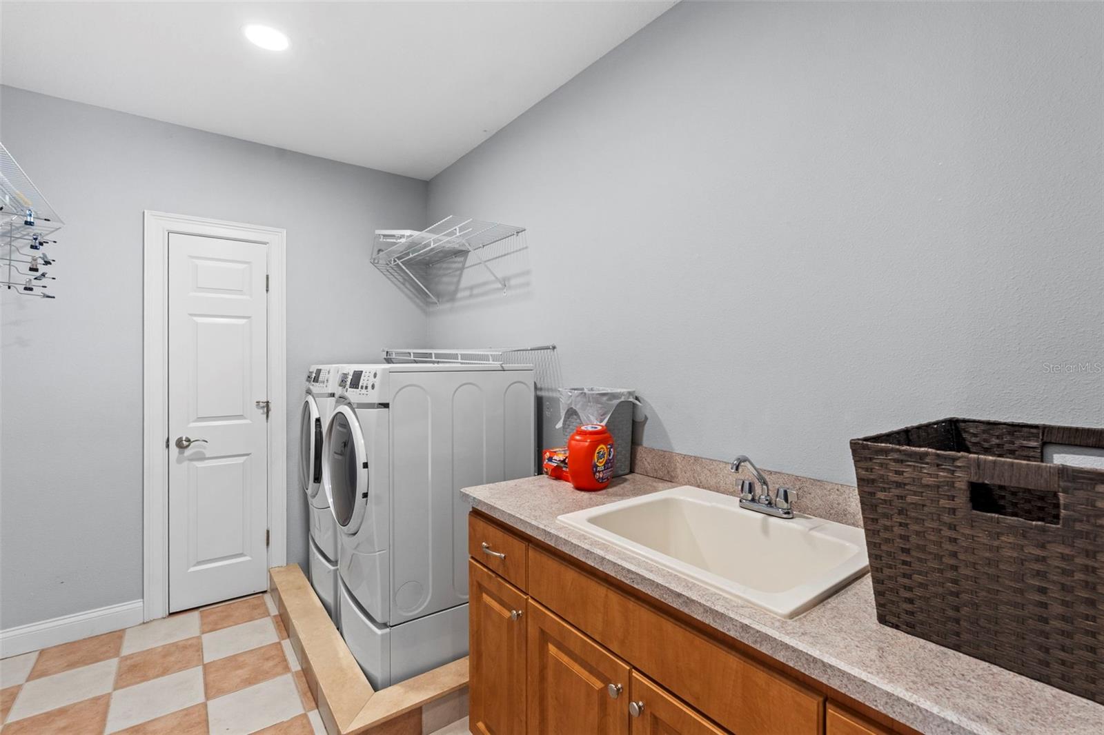 3317 W LEONA ST — photo 60