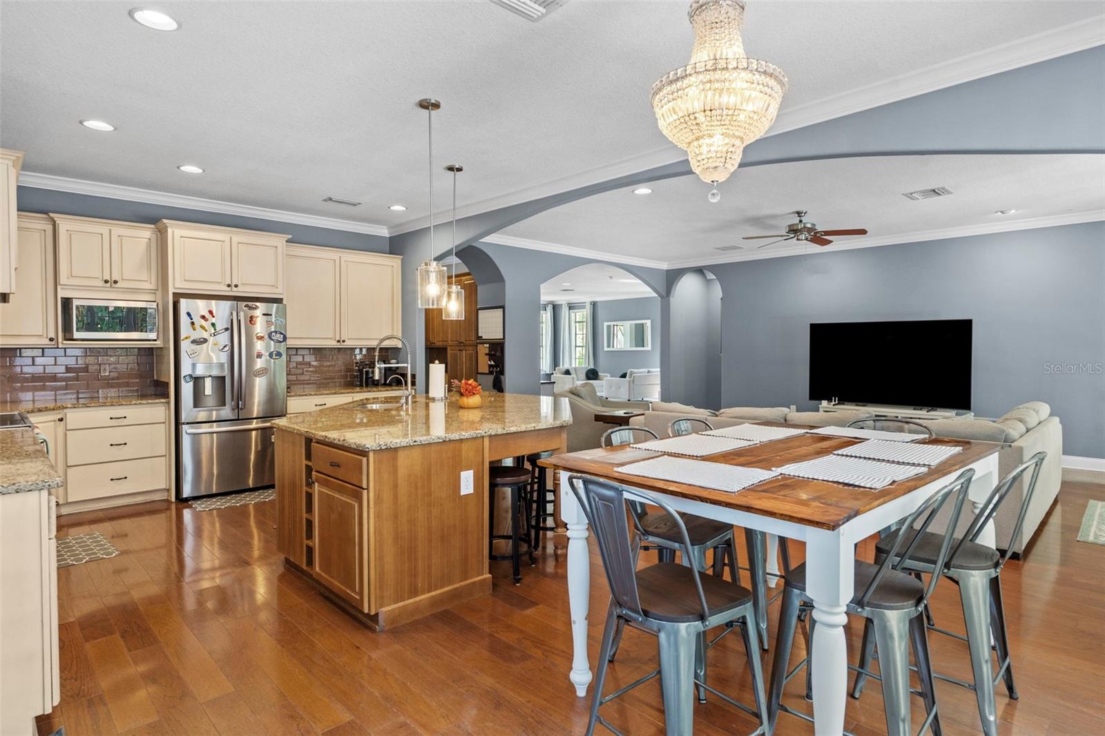 3317 W LEONA ST — photo 20