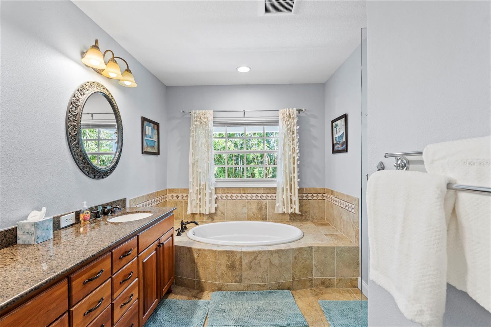 3317 W LEONA ST — photo 39
