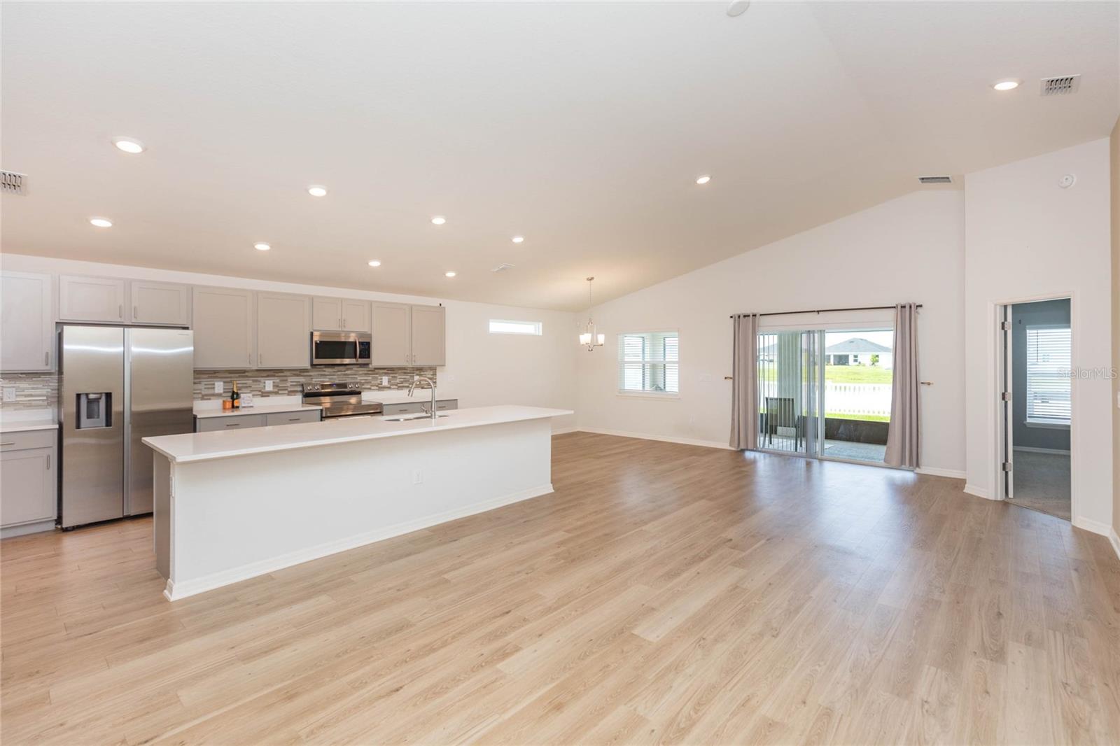 35171 CRESCENT CREEK DR — photo 3