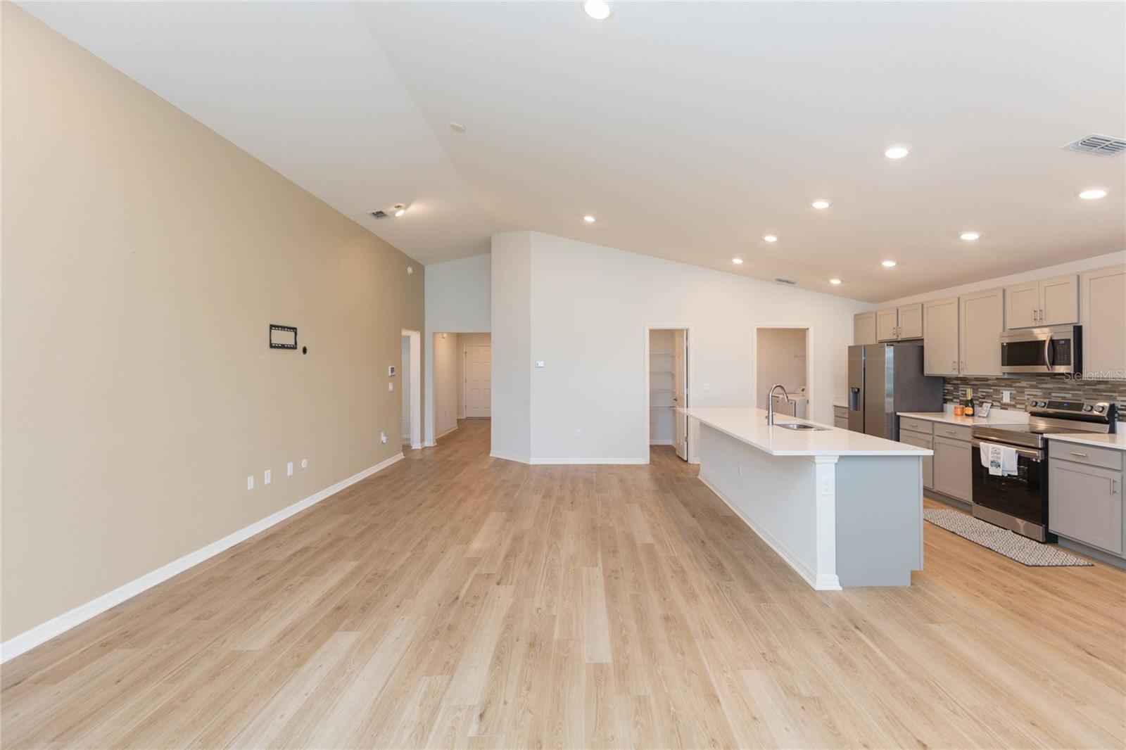 35171 CRESCENT CREEK DR — photo 8