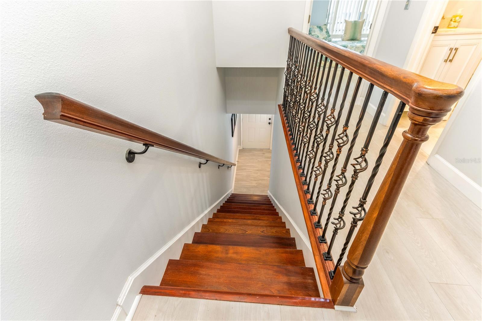 320 ISLAND WAY #605 — photo 4