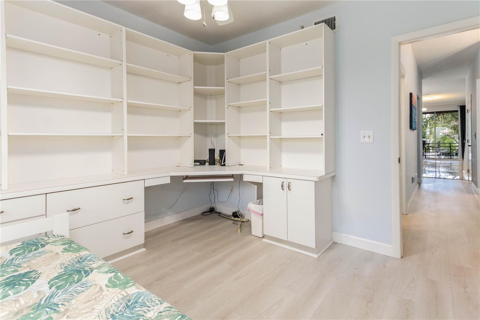 320 ISLAND WAY #605 — photo 17