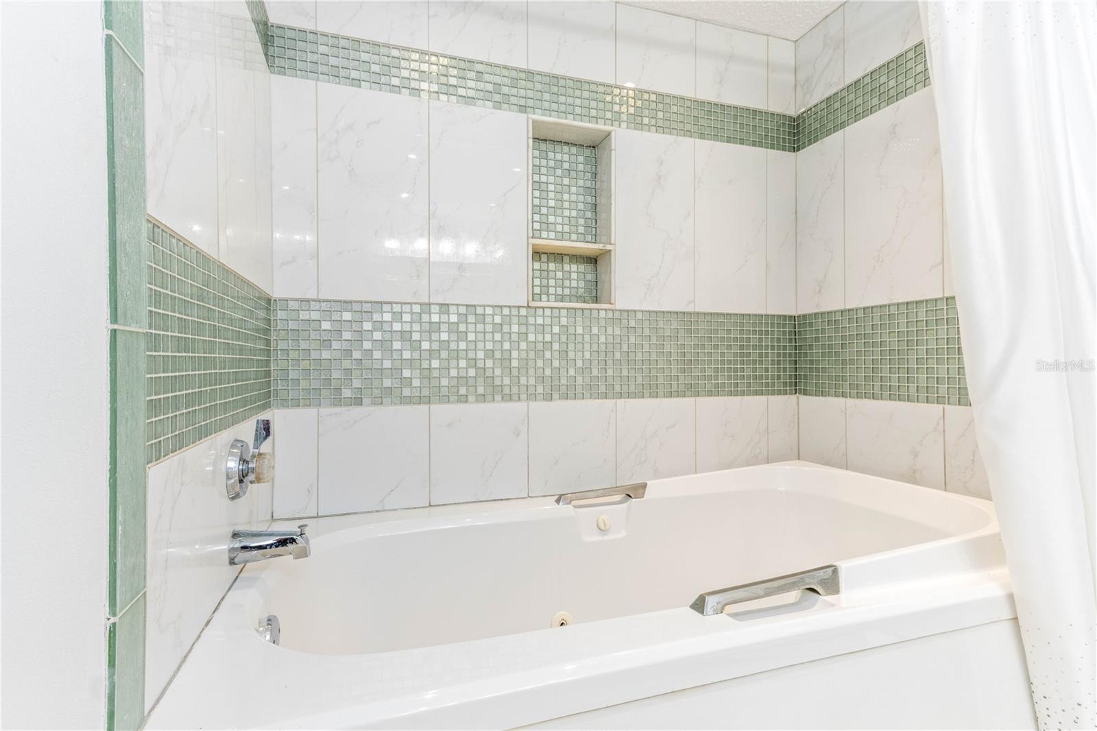 320 ISLAND WAY #605 — photo 28