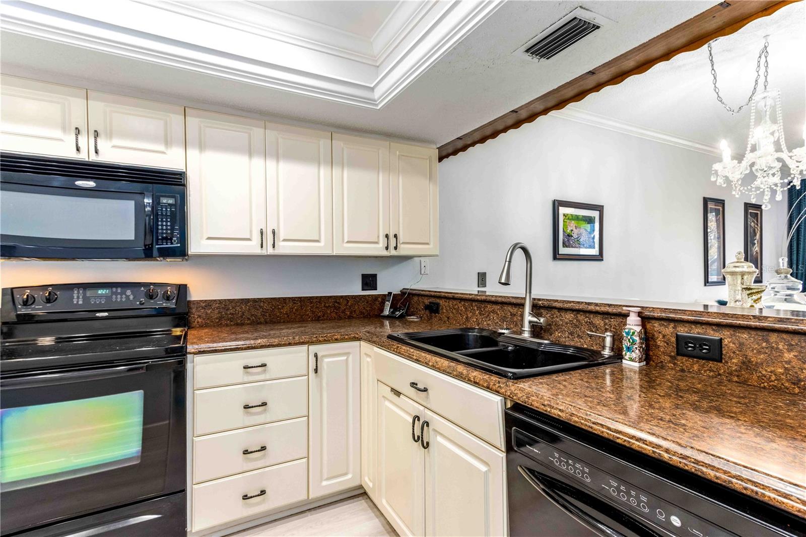 320 ISLAND WAY #605 — photo 13
