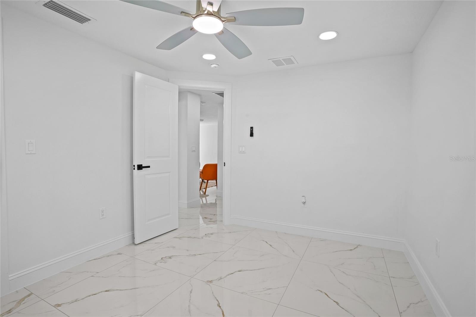 6400 MONTANA AVE — photo 20