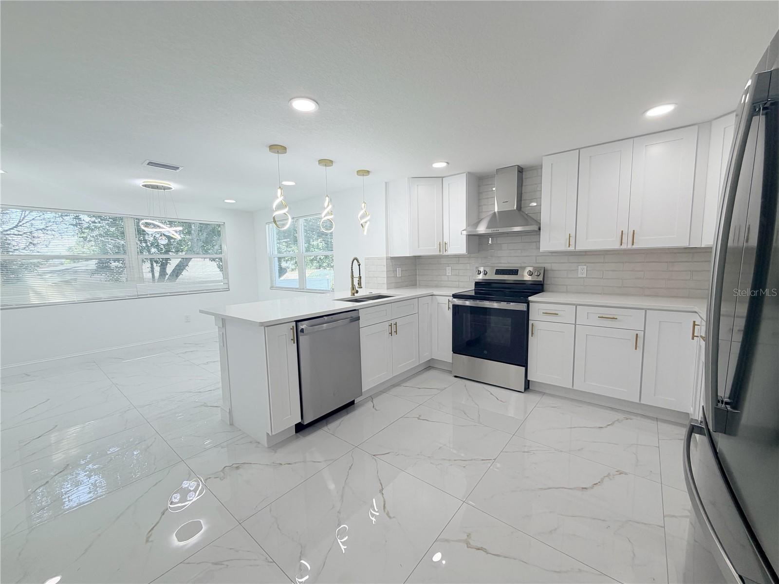 6400 MONTANA AVE — photo 8